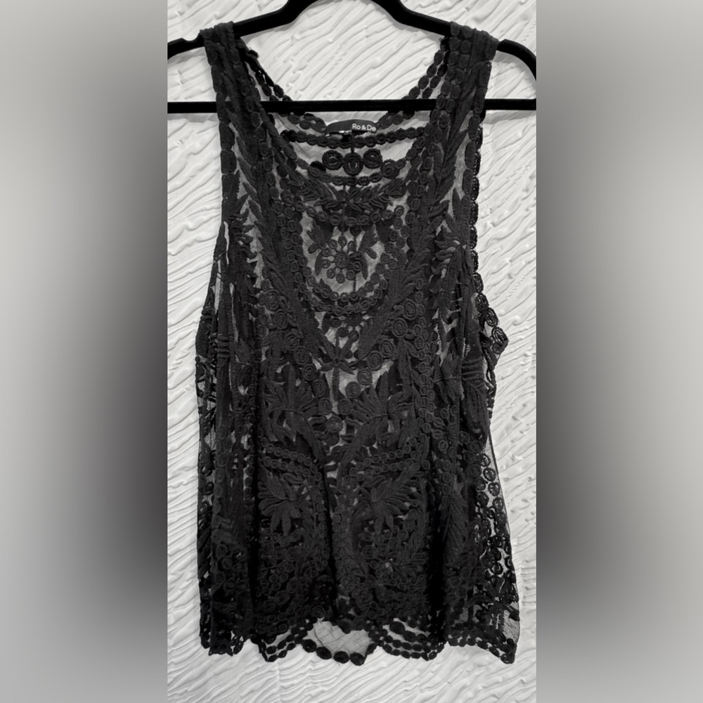 Elegant Black Lace Sleeveless Top